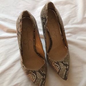 Jessica Simpson leopard shoes size 6